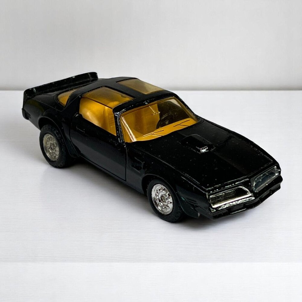 Zee Toys 1/59 Scale Diecast Firebird 1980s Black & Gold Collectible Model Car